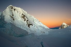 Cara norte del nevado Quitaraju.jpg