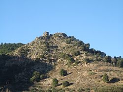 Archivo:Castillo de La Vegallera 3 sobre promontorio