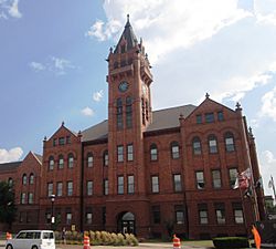 Champaign County Courthouse Urbana Illinois from north.jpg