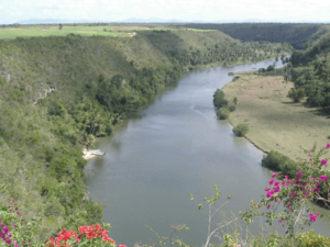 Archivo:Chavon-rio