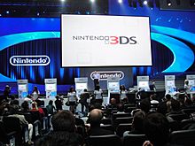 Archivo:E3 2010 Nintendo Media Event - Legend of Zelda Skyward Sword demo machines rise from the floor