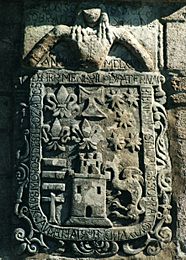 Archivo:Escudo central del Pazo de Tumbiadoiro (Vilamaior) Sarria