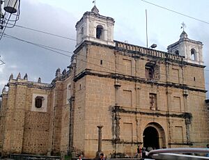 Archivo:EscueladeCristoAntigua2015 04