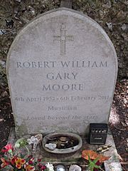 Archivo:Gary Moore's gravestone
