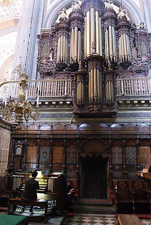 Archivo:Gustavo Delgado Parra en concierto en el órgano de la Catedral de Puebla 20