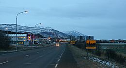 Archivo:Heading south into Egilsstaðir