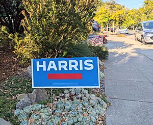 Archivo:Improvised Harris yard sign