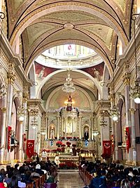 Archivo:Interior de la Parroquia de San Miguel Arcángel de Uriangato