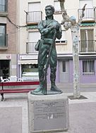 Archivo:Lodosa - Monumento a Joaquín Romualdo de Pablo y Antón ('Chapalangarra')