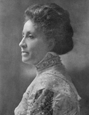 Archivo:Mary Church Terrell, half-length portrait, facing left