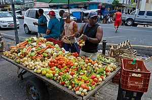 Archivo:Mercado Ver-o-Peso vegetales