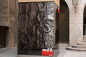 Archivo:Museu d'Art de Girona - ascensor