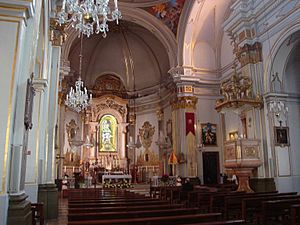 Archivo:Nave de la Basílica de la Mare de Deu del Lledó, Castelló