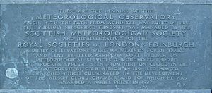 Archivo:Observatory Ben Nevis memorial
