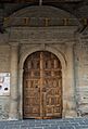 Pórtico de la iglesia parroquial de Albares de la Ribera