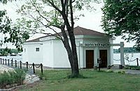 Archivo:Parque Estadual e Museu da Pedra de Dighton USA