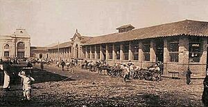 Archivo:Plaza de Mercado 1920 (Fachada)-Medellin