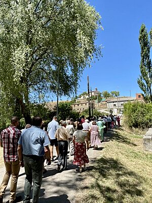 Archivo:Procesión de subida Virgen del Carmen Renales