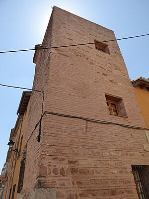 Archivo:Torre medieval de Puzol 01