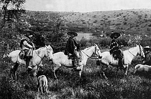 Archivo:Vaqueros en la hacienda Las Arañas, hacia 1900