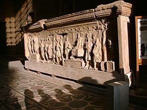 Archivo:Wnętrze Kurii Forum Romanum