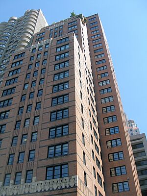 Archivo:43 West 61st Street