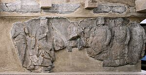 Archivo:Achaemenid Satrap Autophradates with visitors Payava tomb