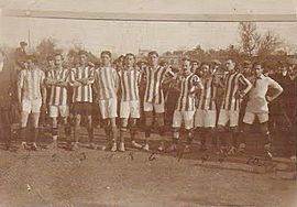 Archivo:Alineación del Real Betis Balompie, 1913. (cropped)