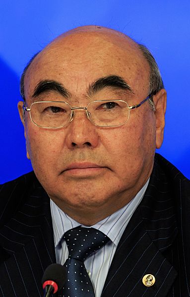 Askar Akaev MoscowRia 08-2016 (cropped)