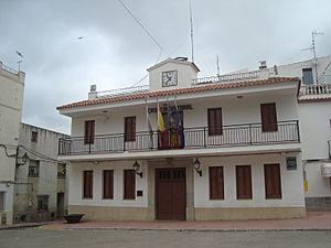 Archivo:Ayuntamiento de Santa Magdalena de Pulpis