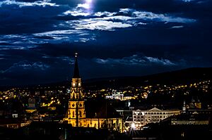 Archivo:Biserica Mihail