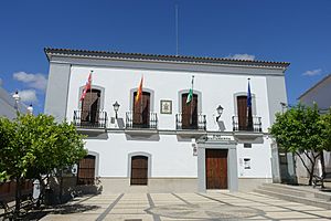 Archivo:Casa consistorial de Cumbres Mayores