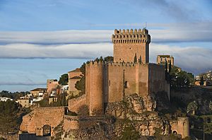 Archivo:Castillo de las Altas Torres - Alarcón