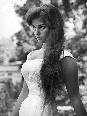 Archivo:Claudia Cardinale 1957