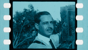 Archivo:Director técnico y operador-fotógrafo José G. Rivero, año 1926, film El ladrón de los guantes blancos, Tenerife, España, Spain