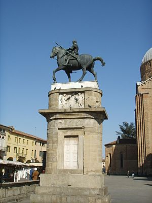 Archivo:Donatello, Monumento equestre al Gattamelata 00