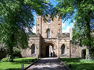 Archivo:Durham Castle Eingang