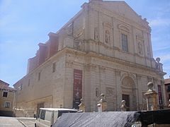 Fachada principal de la iglesia de Santa Cruz (Medina de Rioseco)--3