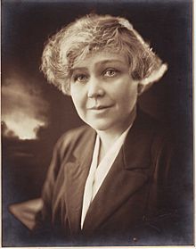 Helen Mayo 1914.jpg
