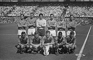 Archivo:Het elftal van St. Étienne, Bestanddeelnr 921-5880
