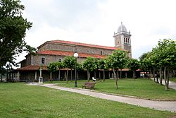 Archivo:Iglesia de Santa María (Luanco) - 05
