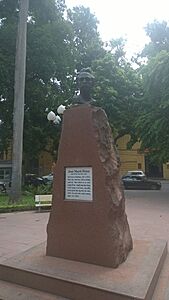 José Martí Pérez statue of Hanoi in 2015 01