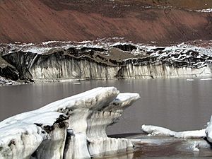 Archivo:Laguna glaciar 1