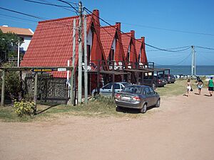 Archivo:Punta del Diablo 2