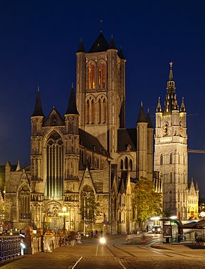 Archivo:Sint-Niklaaskerk and the belfry of Ghent (DSCF0274)