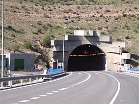Túnel de Monrepós (Uesca).jpg