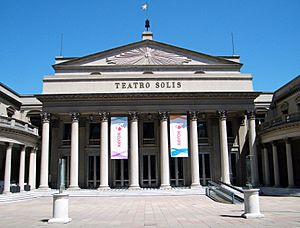 Archivo:Teatrosolis