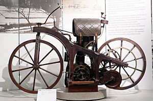 Archivo:ZweiRadMuseumNSU Reitwagen