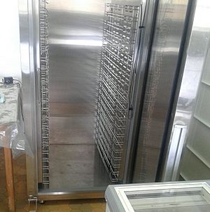 Archivo:Холодильник в сельском магазине