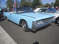 Archivo:1965 Lincoln Continental Convertible (9347201253)
